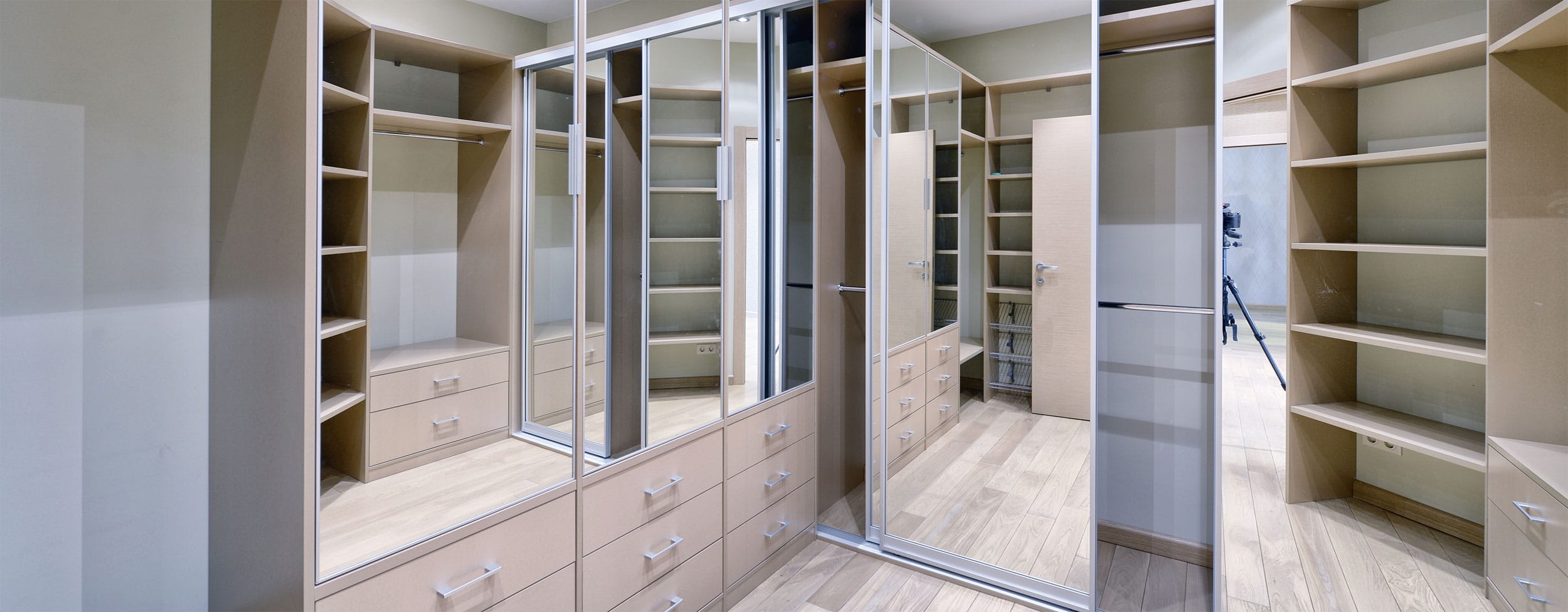 Armoire sur mesure Lausanne Designo Placard